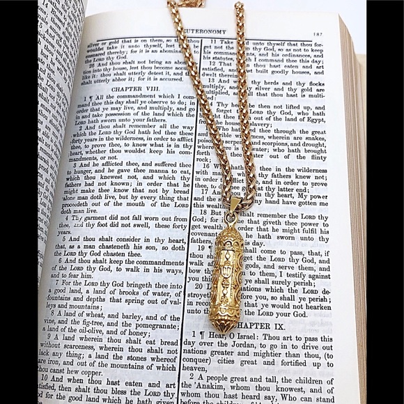 Gold Unisex Mezuzah on Satellite or Wheat Chain, 15” to 33”, Gift Boxed, NEW! - Picture 2 of 8
